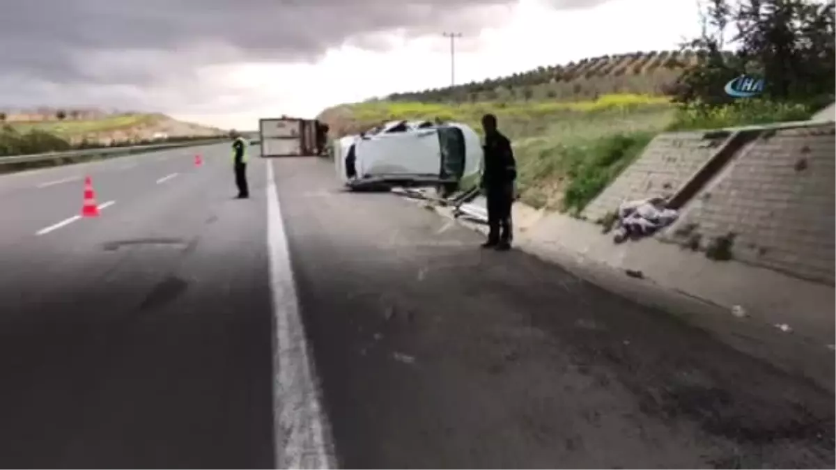 Şanlıurfa\'da Sıkışmalı Trafik Kazası: 2\'si Ağır 6 Yaralı