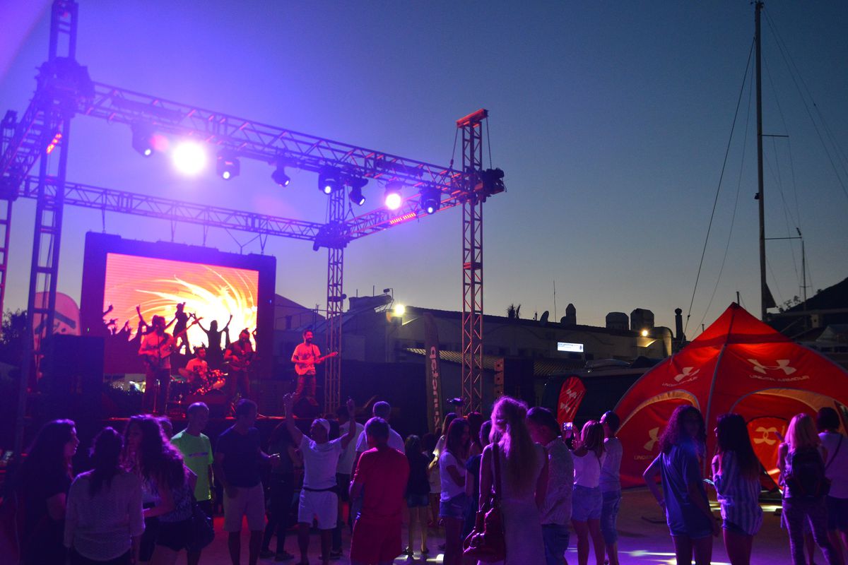 Yarı Maraton Yarı Eğlence Runmarisrun