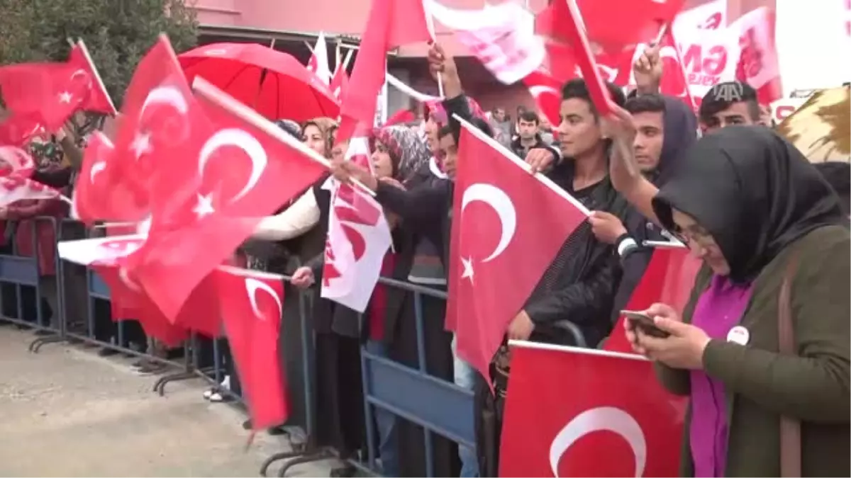 AB Bakanı Çelik: "(Cumhurbaşkanı Erdoğan) Ona \'Diktatör\' Diyenler Aynaya Baksınlar"