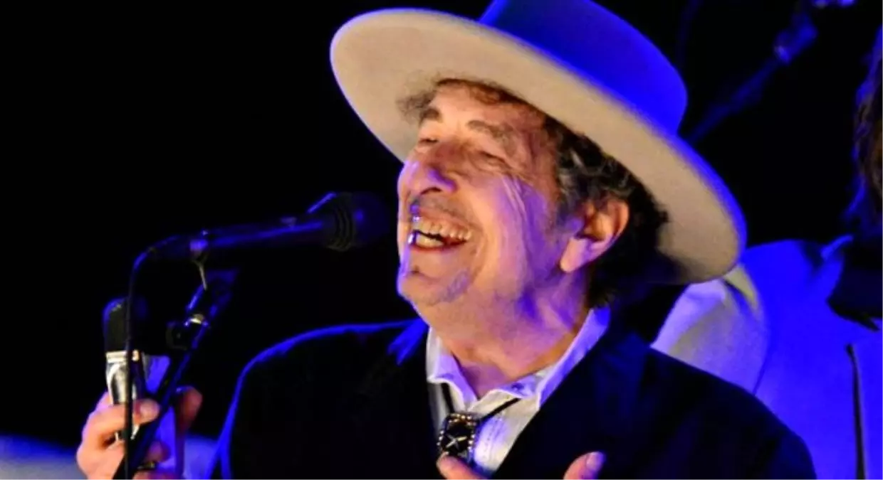 Bob Dylan Nobel Ödülünü Aldı