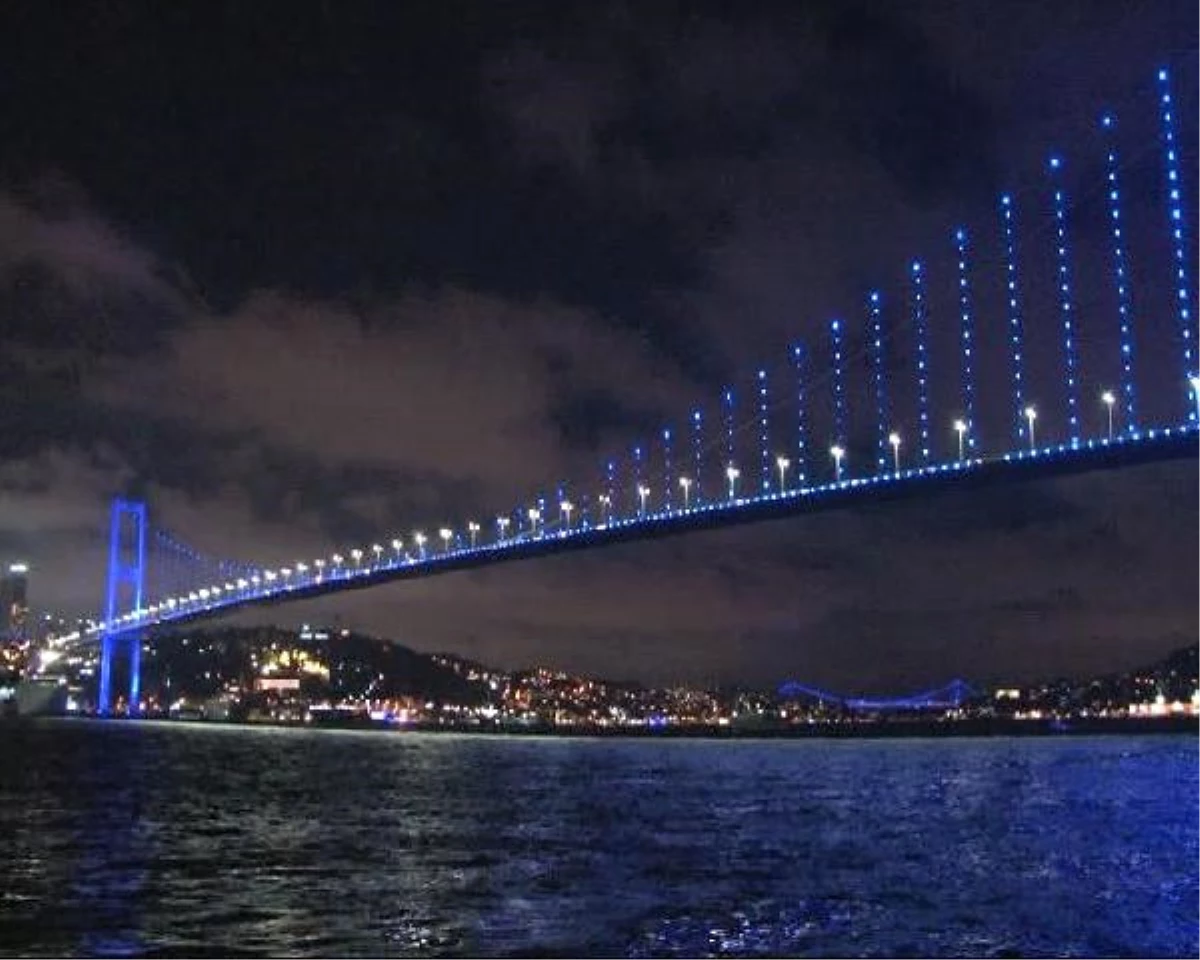 Dha İstanbul - Otizm Farkındalık Günü\'nde Işıklar Mavi Yandı