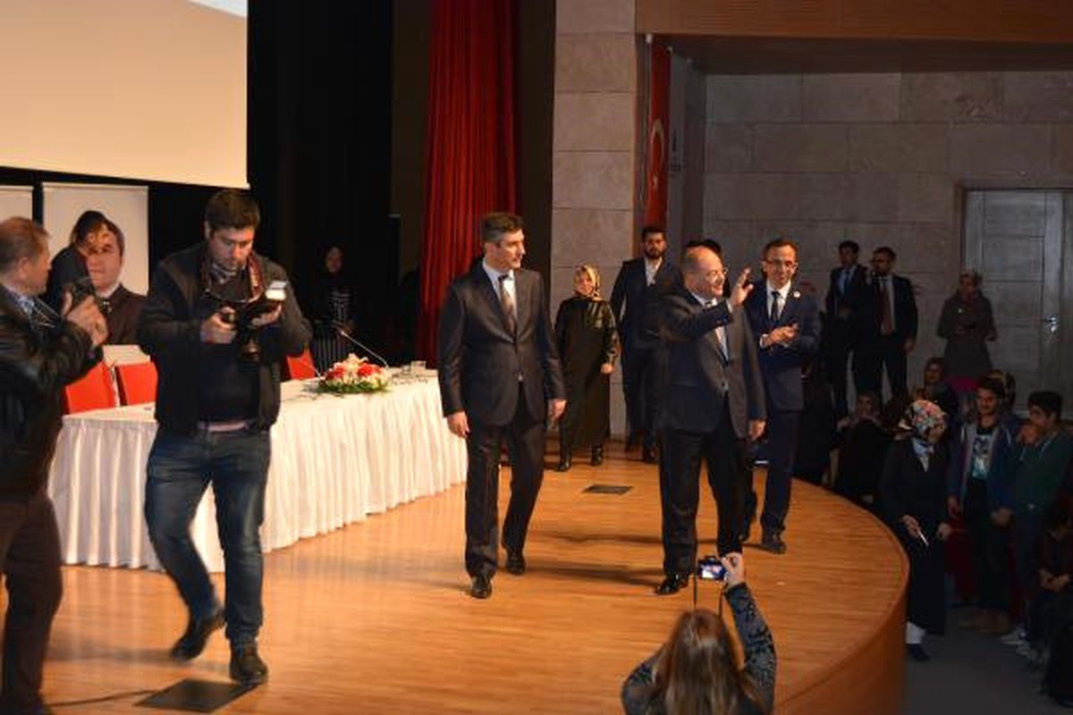 Dha İstanbul : Sağlık Bakanı Recep Akdağ Şile\'de Gençlerle Bir Araya Geldi