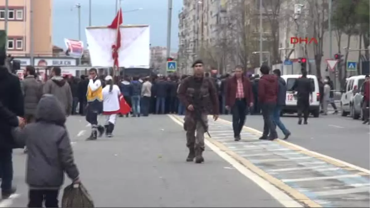 Diyarbakır - Erdoğan PKK Yanlıları \'Barış Barış\' Diyor, Soruyorum; Elde Silah Varken Barış Olur mu 2