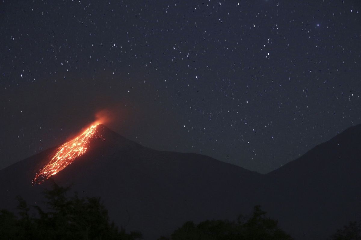Fuego Yanardağı Faaliyete Geçti