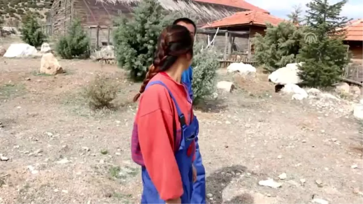 Güney Koreli Çift "Lisinia"Nın Güzelliklerine Hayran Kaldı