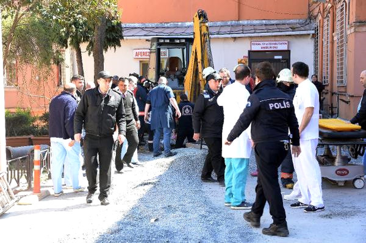 Hastanenin Kanalizasyon Çalışmasında Göçük