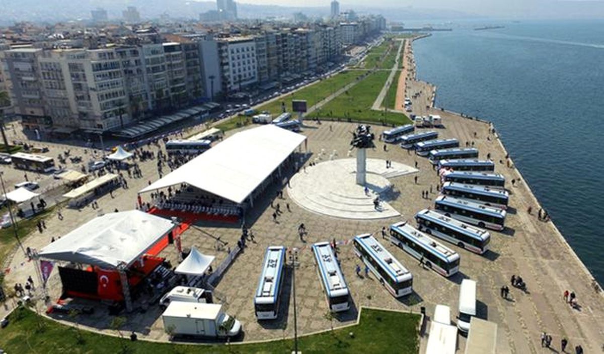 İzmir\'de Elektrikli Otobüsler Hizmete Girdi