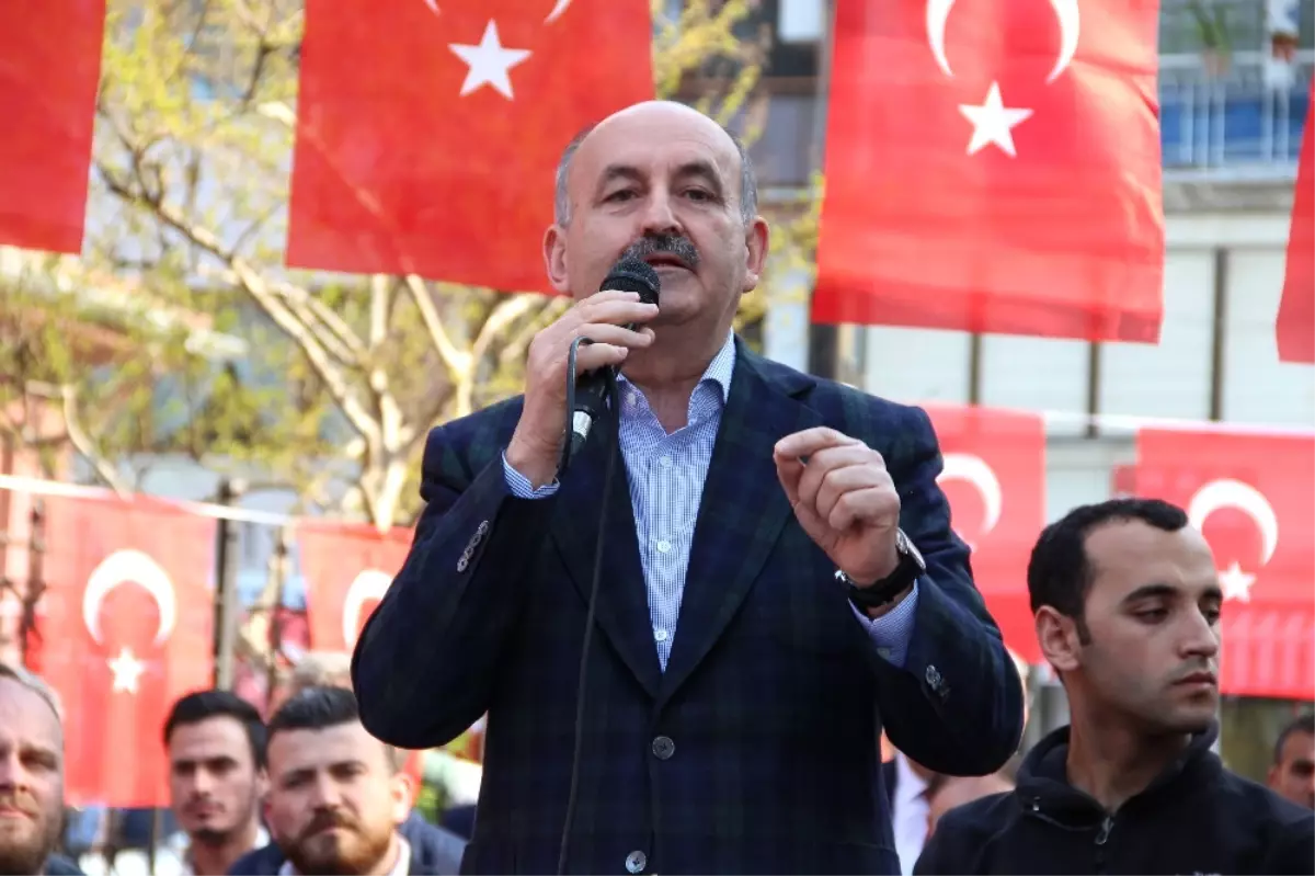 Müezzinoğlu: Atatürk\'ün Gölgesine Yan Gelip Yatarak Bu Iş Olmaz