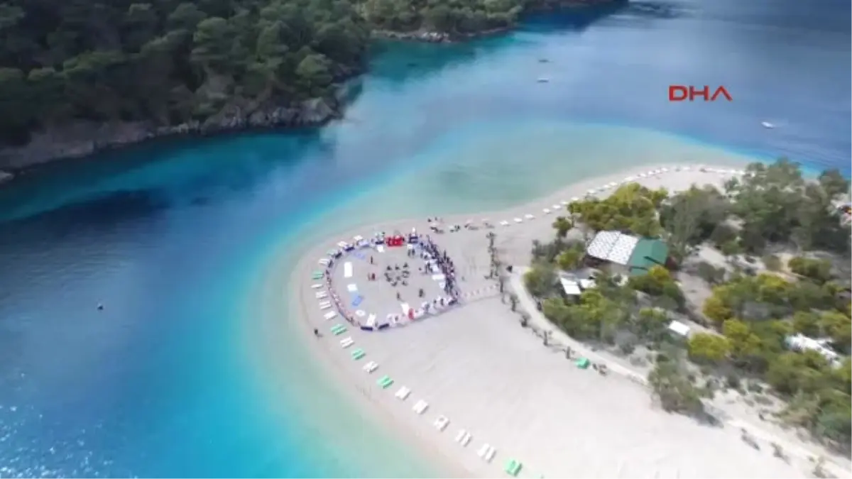 Muğla Protez Bacak, Koltuk Değneği ve Tekerlekli Sandalyeleri Bırakıp Plajda Voleybol Oynadılar