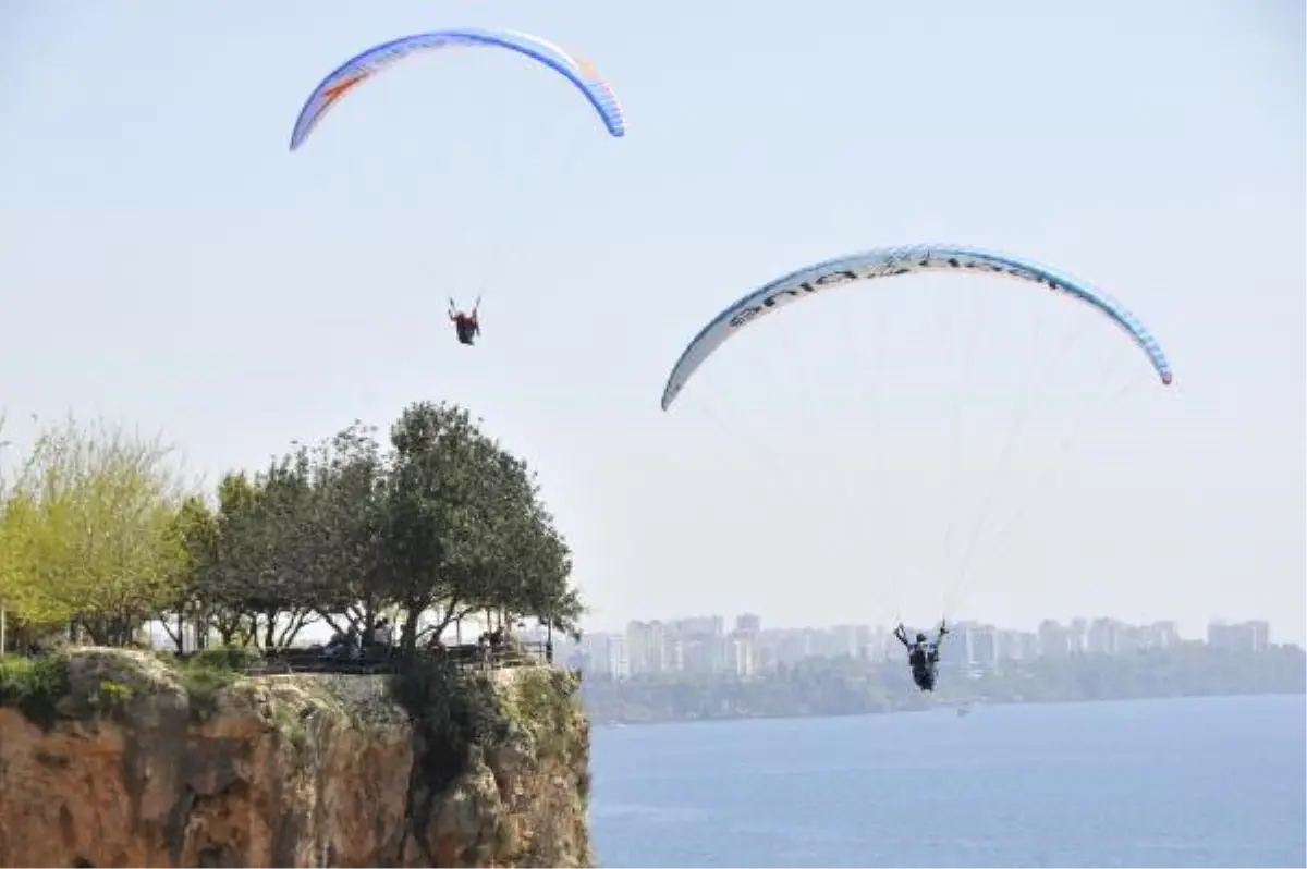 Otizmli Çocukların Yamaç Paraşütü Mutluluğu