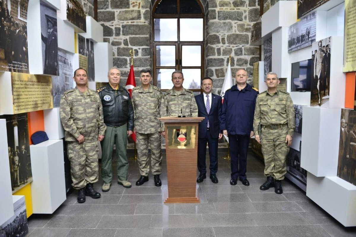 Akar, Kuvvet Komutanlarıyla Diyarbakır\'da