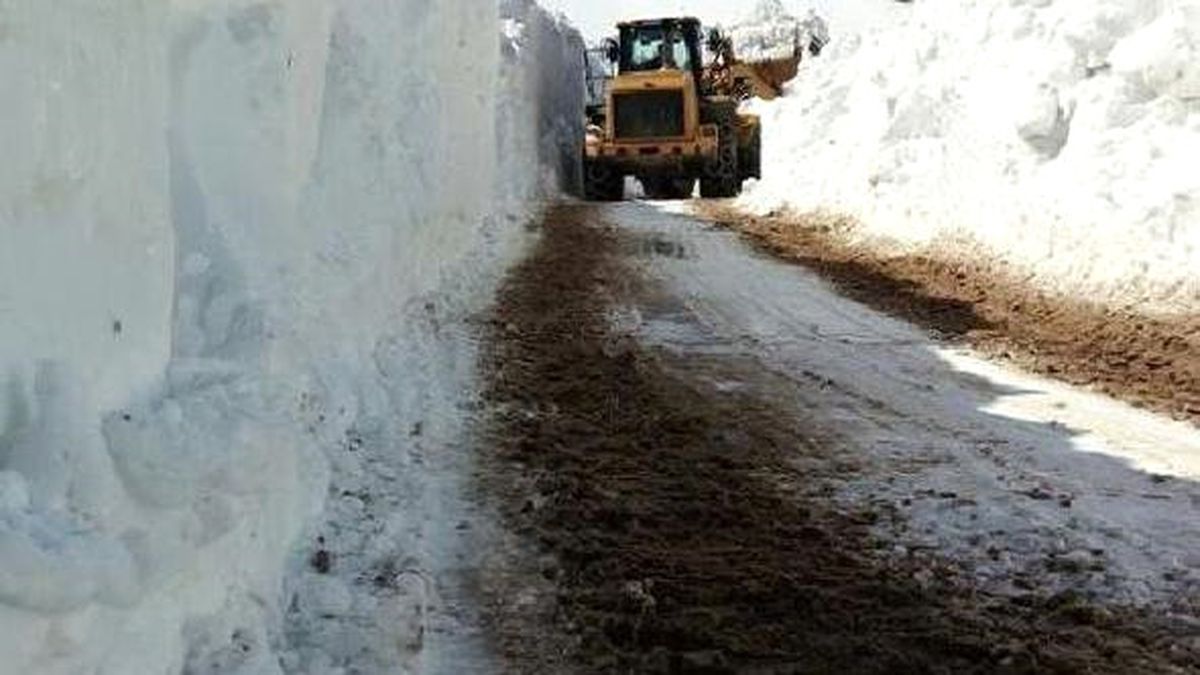 Başkale\'de Karla Mücadele Bugün de Sürdü