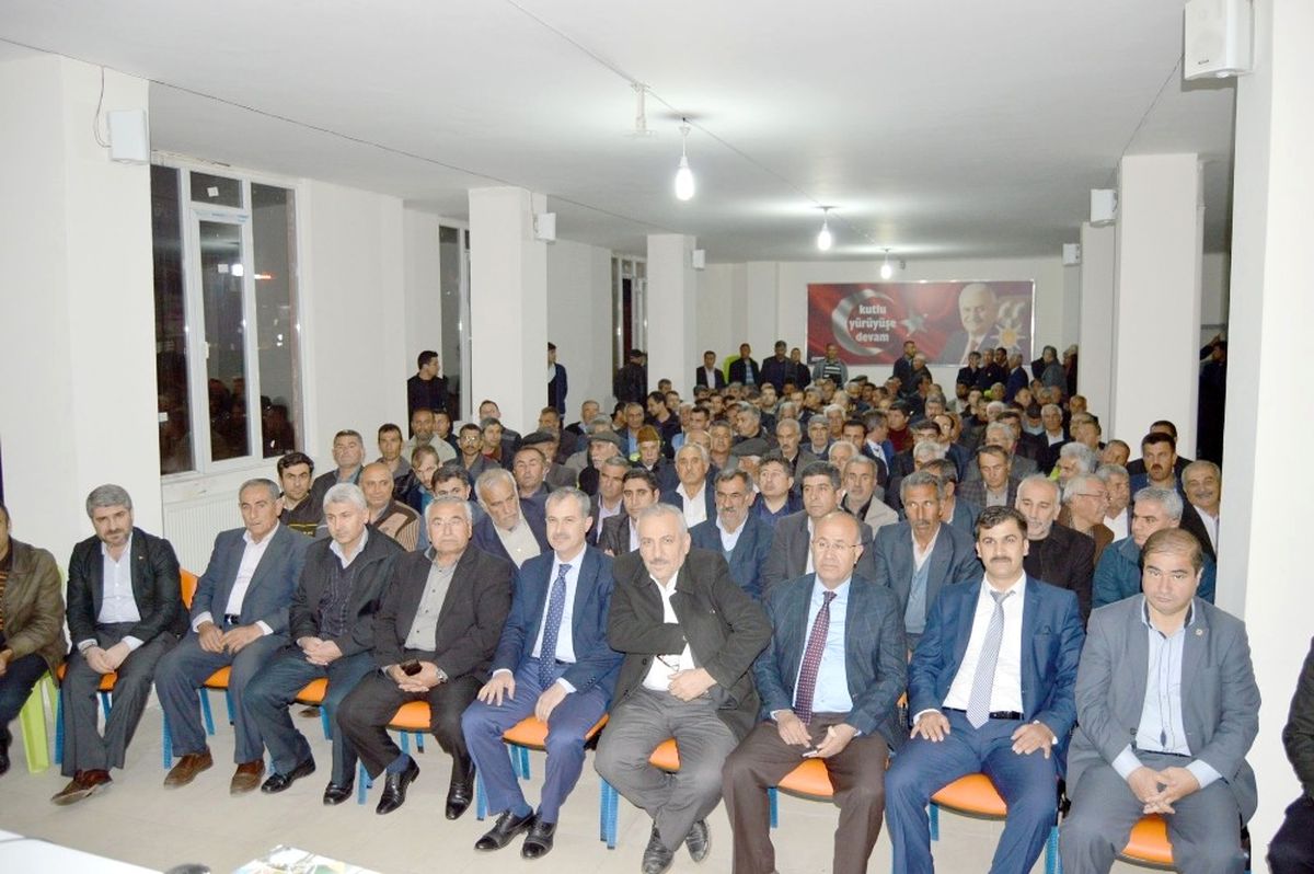 Besni\'de Ak Partililer Birlik ve Dayanışma Toplantısında Buluştu