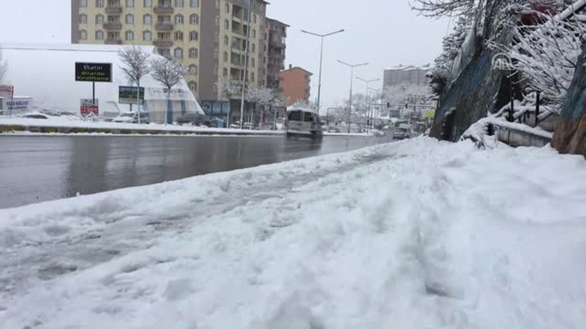 Bitlis\'te Kar Yağışı