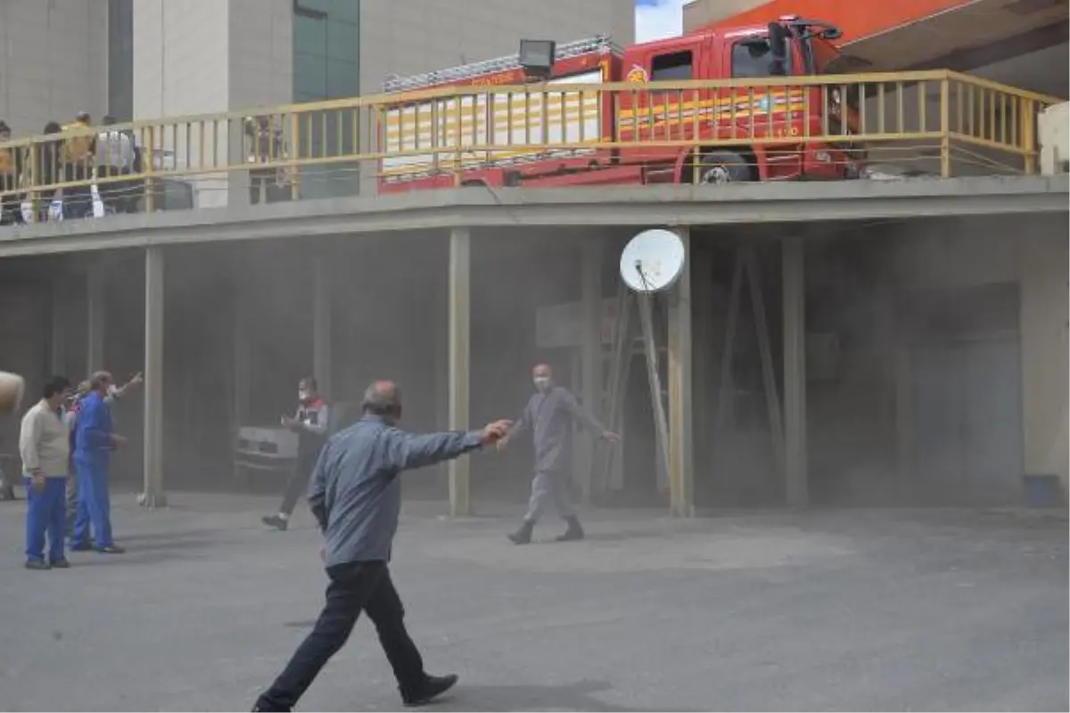 Dicle Üniversitesi Hastanesi\'nde Yangın Çıktı, Hastalar Tahliye Edildi (3)