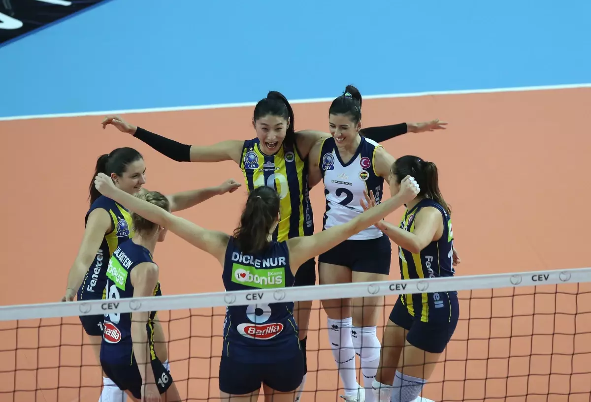 Fenerbahçe\'nin Rakibi Eczacıbaşı