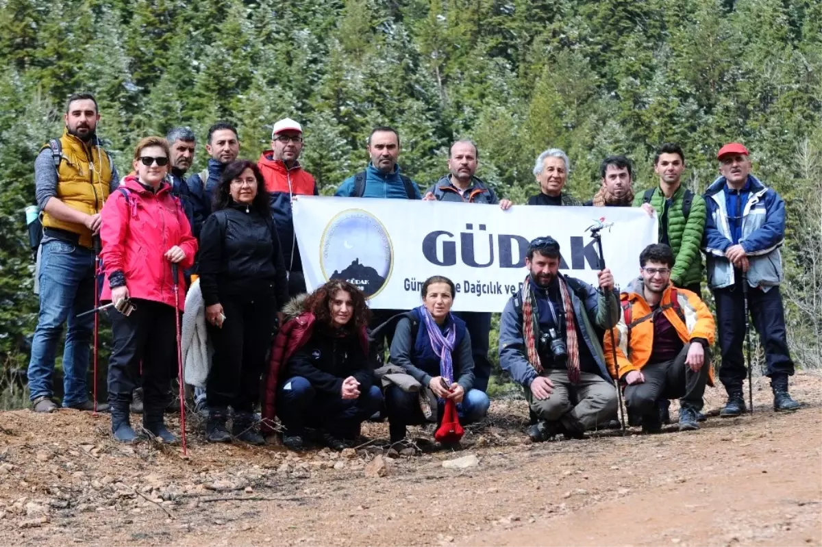 Gümüşhaneli Dağcılardan Doğa Yürüyüşü