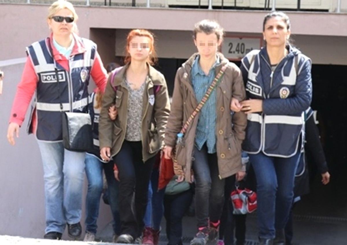 İzmir\'de Eylem Hazırlığında Olan 11 Kişi Adliyeye Sevk Adildi