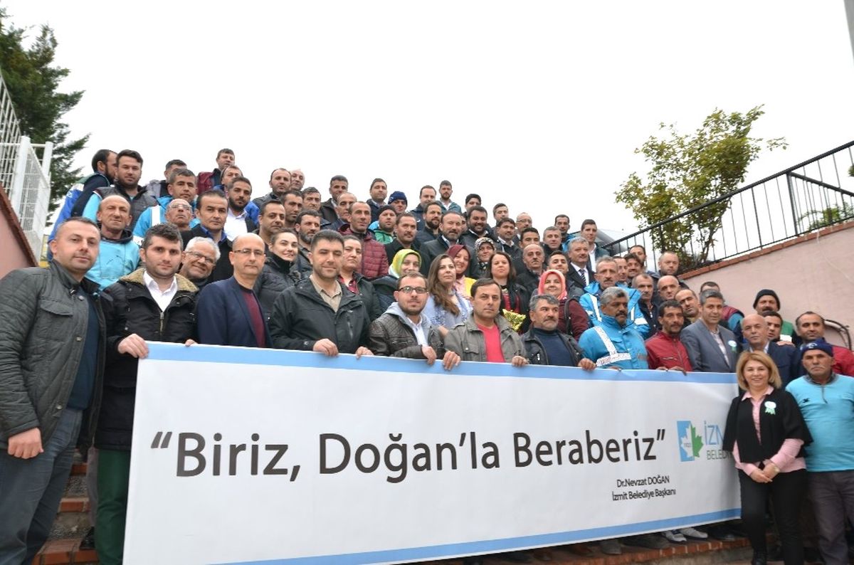 İzmit Belediyesi Personelleri \'İyi Ki Doğmuşuz" Dediler