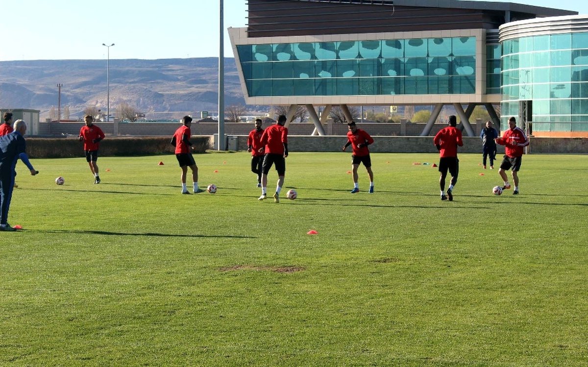 Kayserispor Fenerbahçe Maçı Hazırlıklarını Sürdürüyor