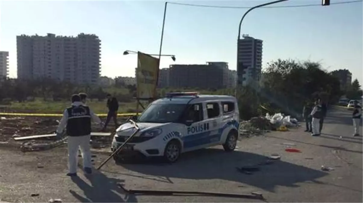 Mersin\'de Pollis Ekip Aracına Bombalı Saldırı: 2 Yaralı 4