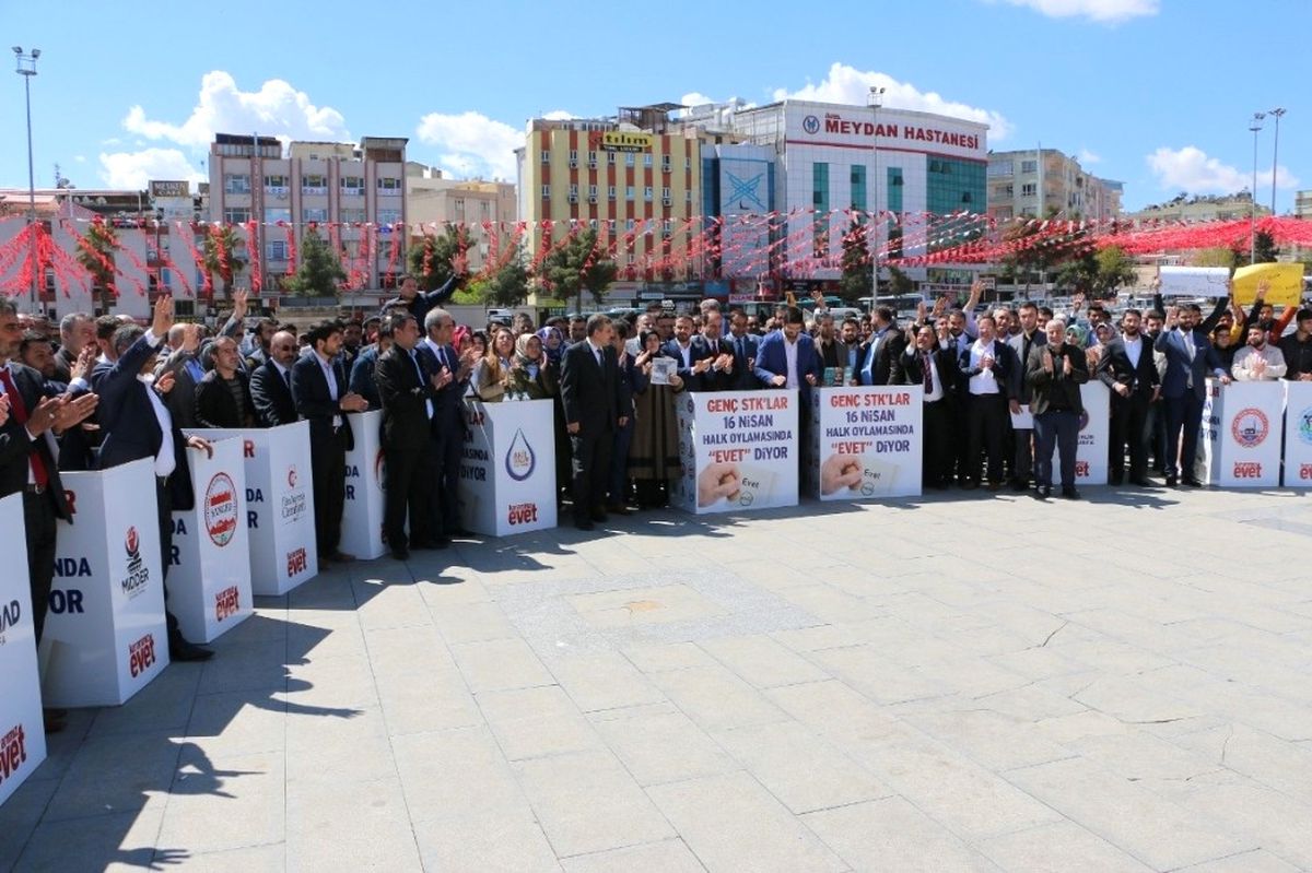 Şanlıurfalı Genç Stk\'lar Evet Standı Açtı