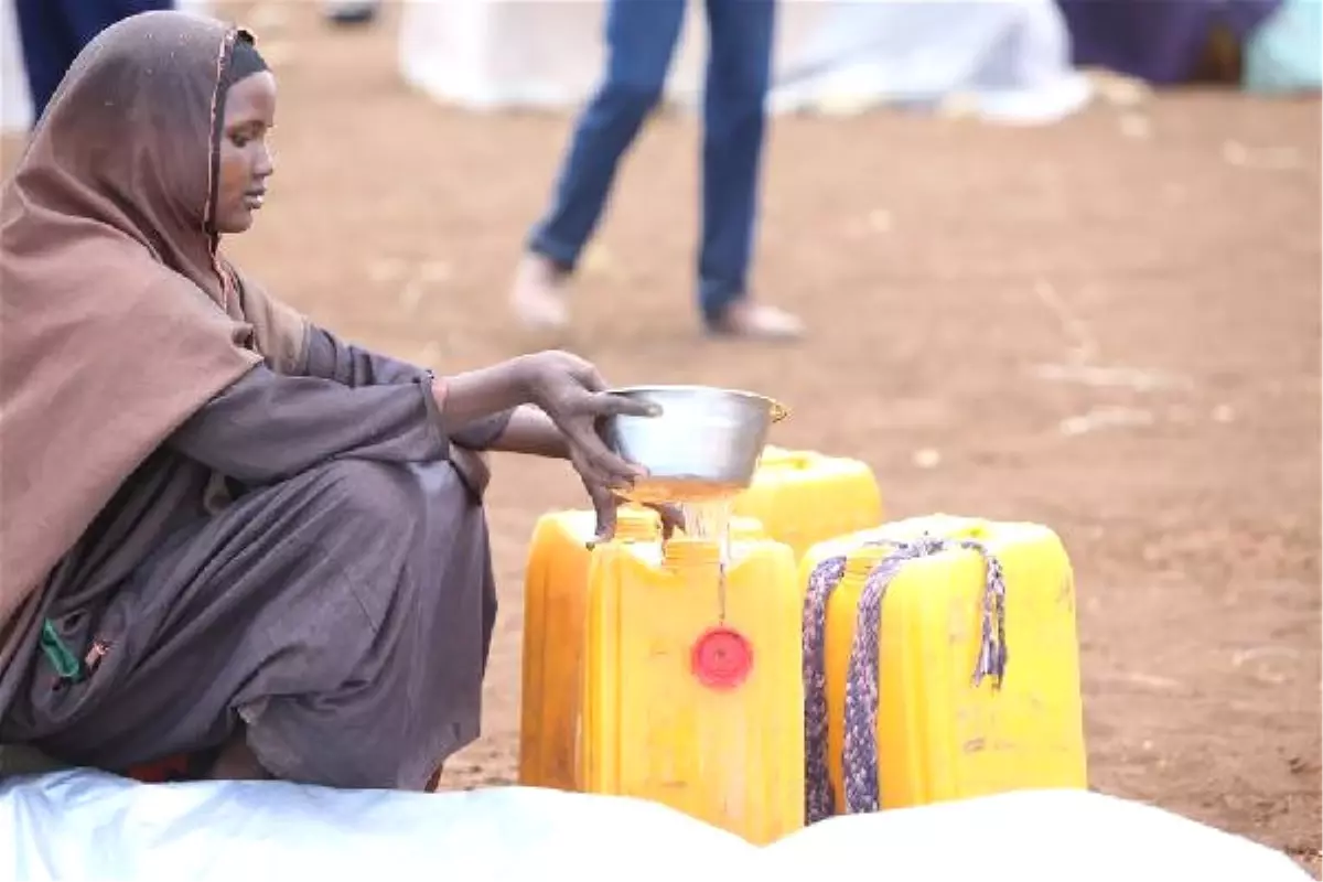 - Somali\'de Nüfusun Yarısı Açlıktan Ölüm Tehdidi Altında