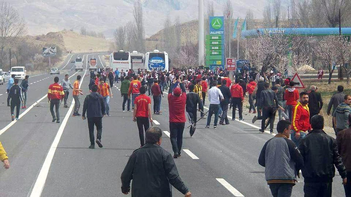 Taraftarlar Arasında Yaşanan Olayların Görüntüleri Ortaya Çıktı