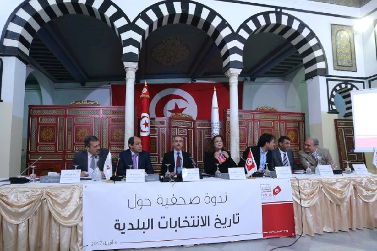 Tunus\'ta Devrimden Sonra İlk Belediye Seçimleri