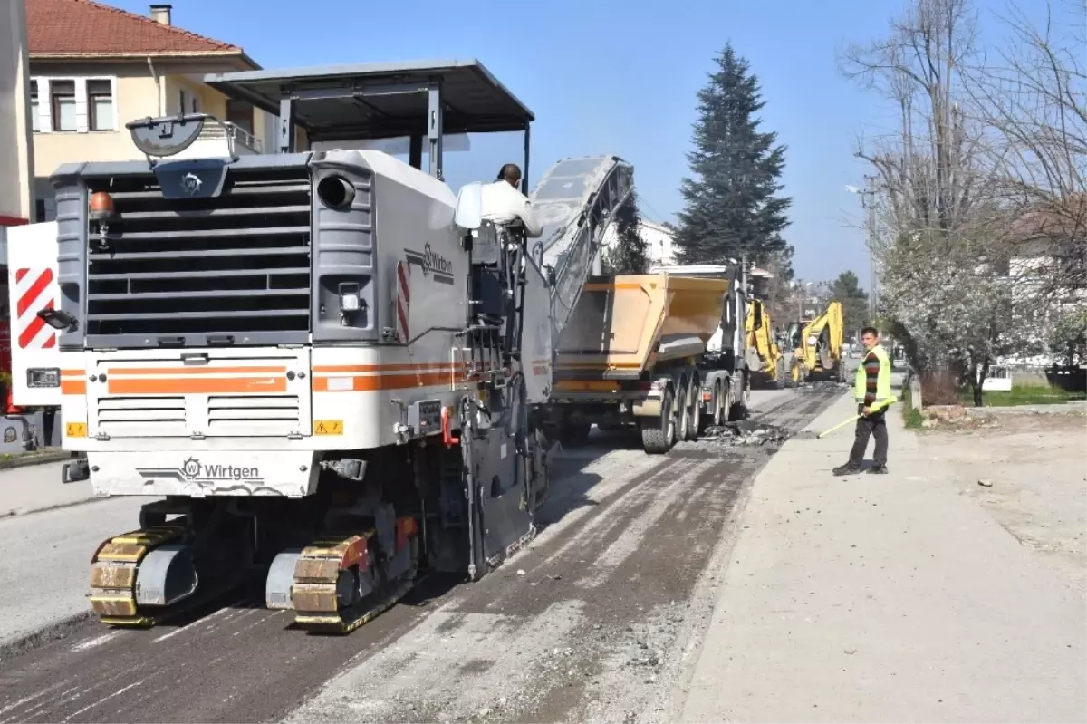 Yollar Asfalta Hazırlanıyor