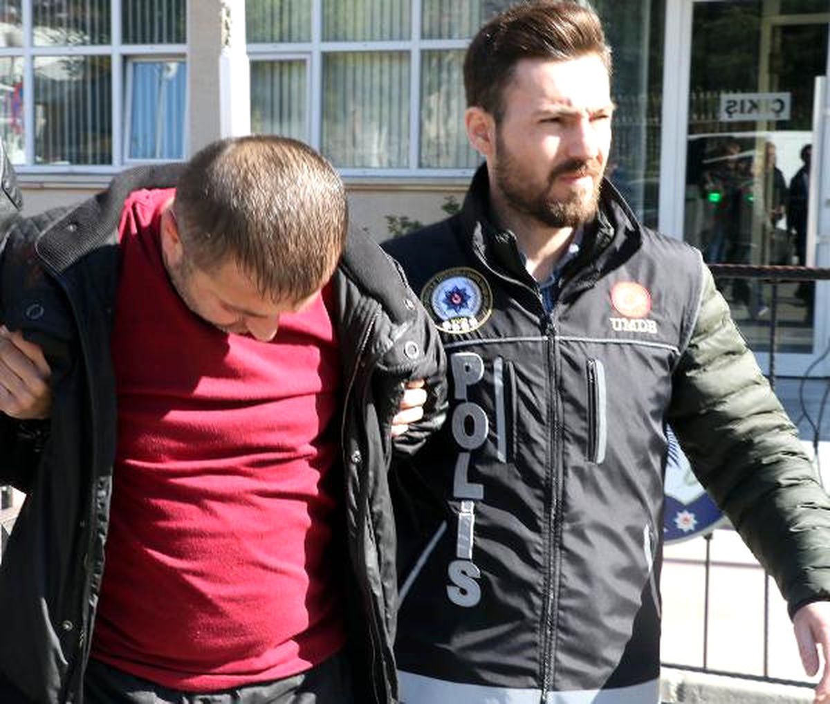 1 Kilo 300 Gram Esrarla Yakalandı