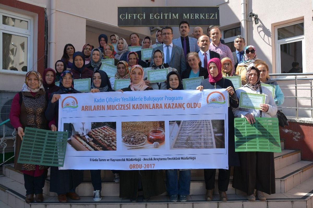 34 Kadın Arıcı Oldu