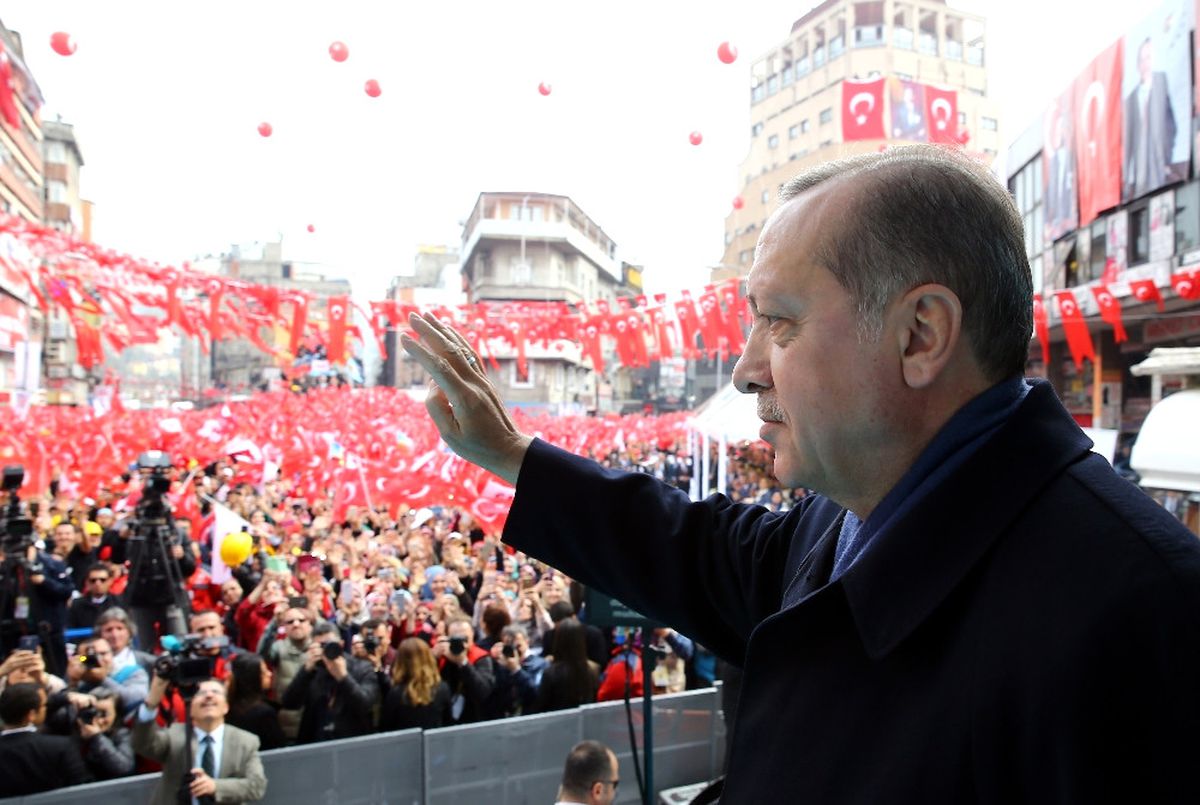 Alparslan Türkeş\'i Unutmadı