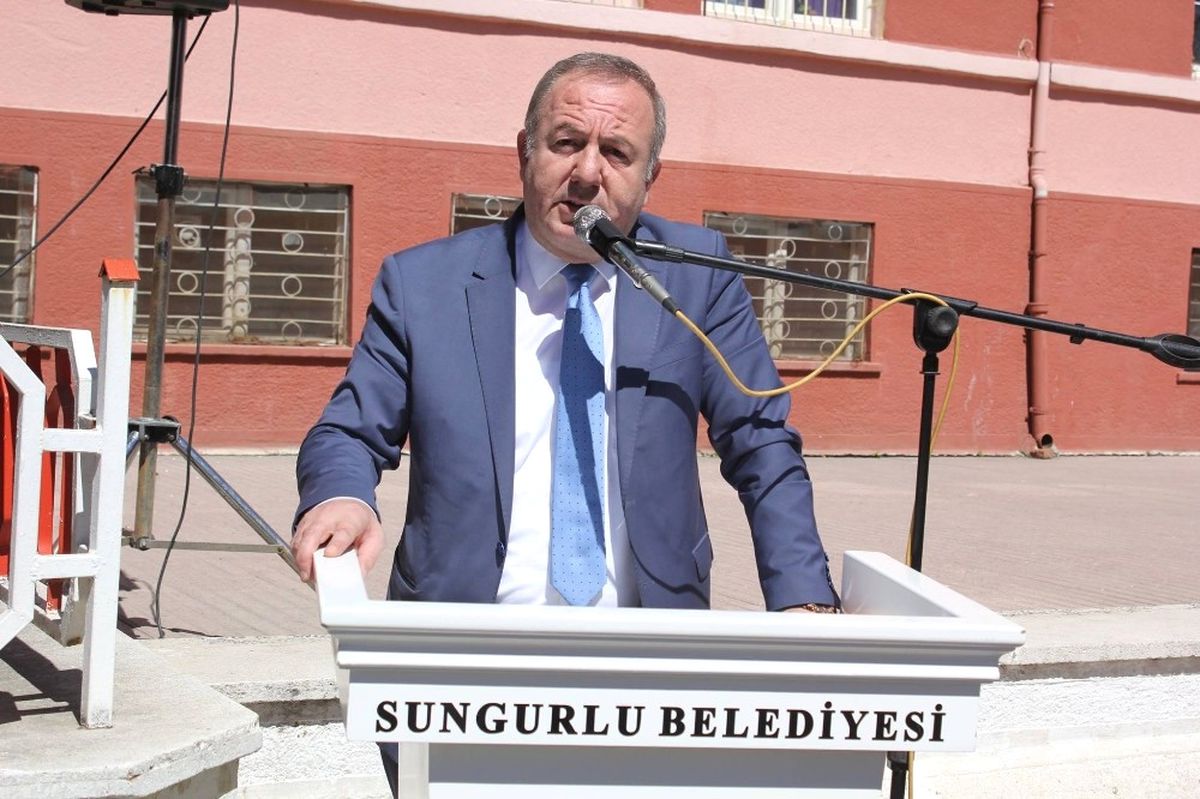 Alparslan Türkeş Sungurlu\'da Dualarla Anıldı