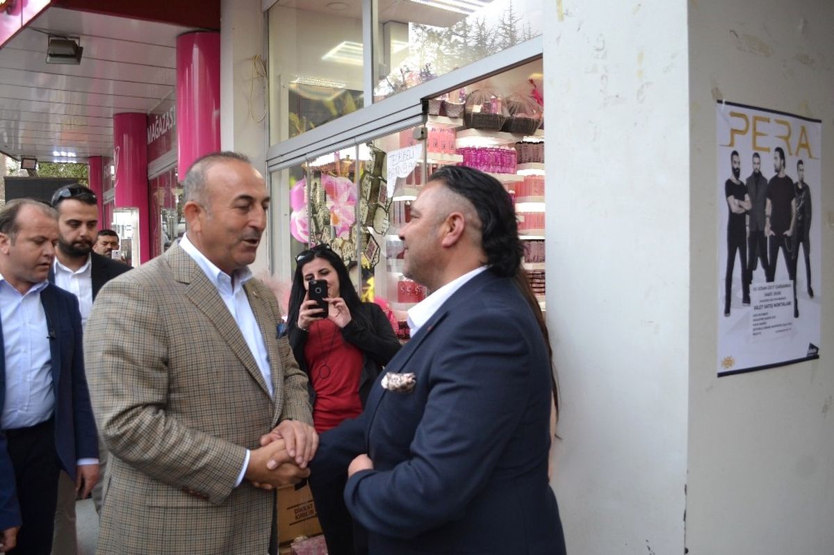 Bakan Çavuşoğlu Esnafı Ziyaret Etti