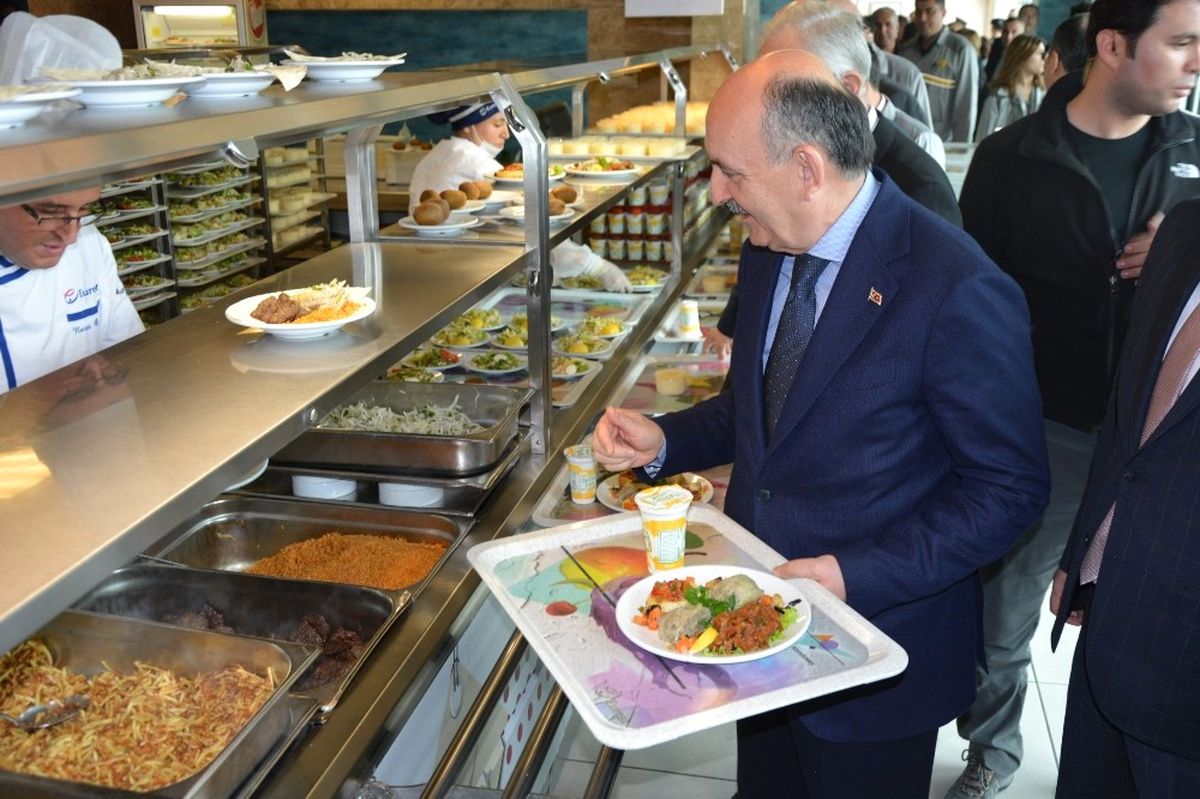 Bakan Müezzinoğlu Bursa\'da Ziyaretlerde Bulundu