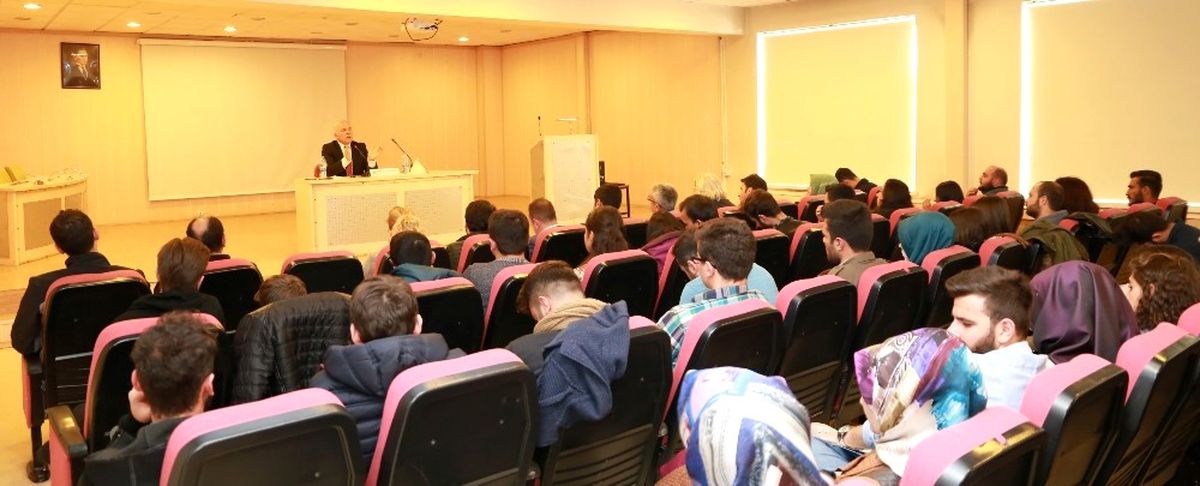 Başkan Sekmen Genç İletişimcilere Yeni Hükümet Sistemi\'ni Anlattı