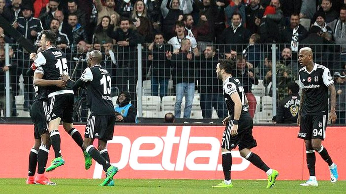 Beşiktaş Vodafone Arena\'da Coşuyor