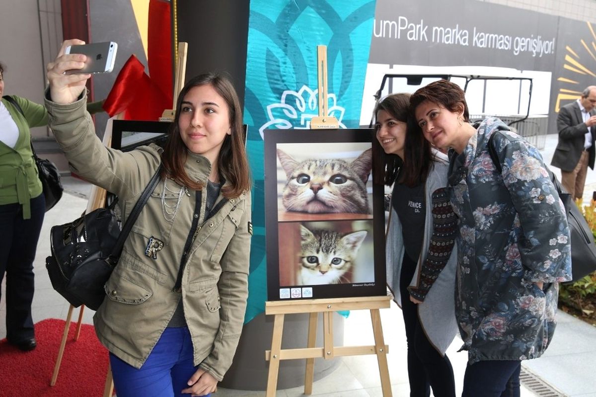 Can Dostlara Özel Fotoğraf Sergisi