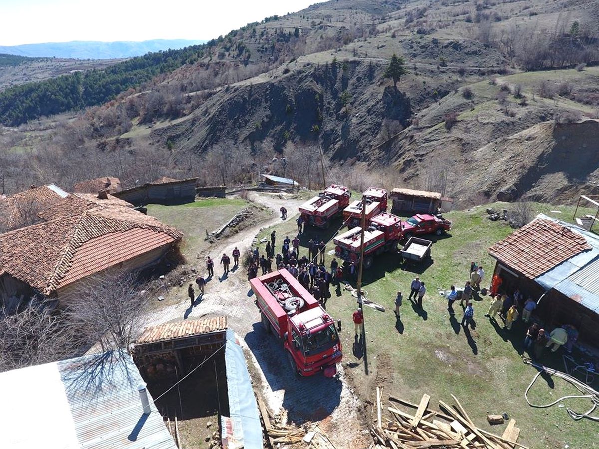 Çankırı\'da Küle Dönen Köy Havadan Görüntülendi