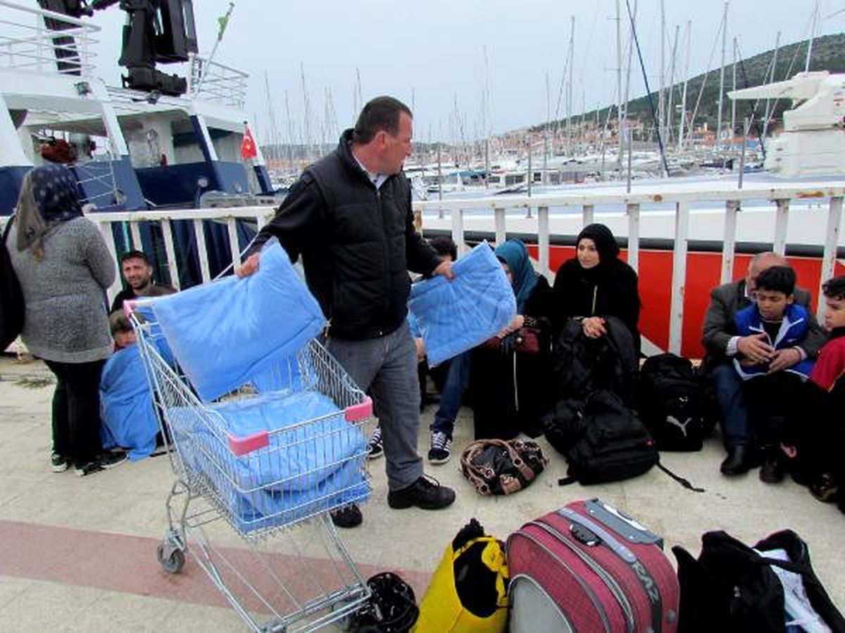 Çeşme\'de 61 Kaçak Yakalandı