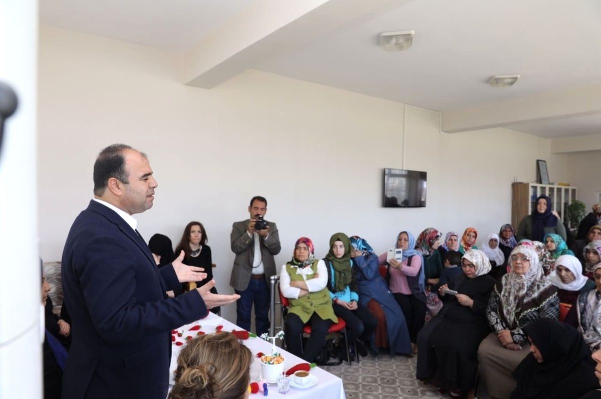 Çiftçi Referandum Çalışmalarını Sürdürüyor