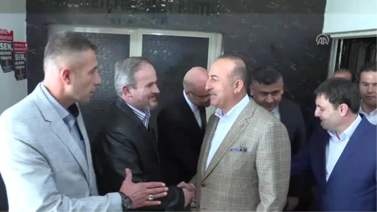Dışişleri Bakanı Çavuşoğlu, MHP Il Başkanlığını Ziyaret Etti