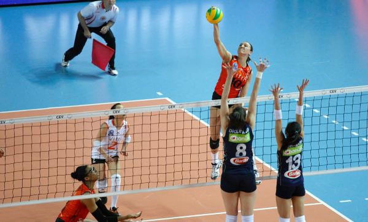 Eczacıbaşı Vitra Dörtlü Finalde