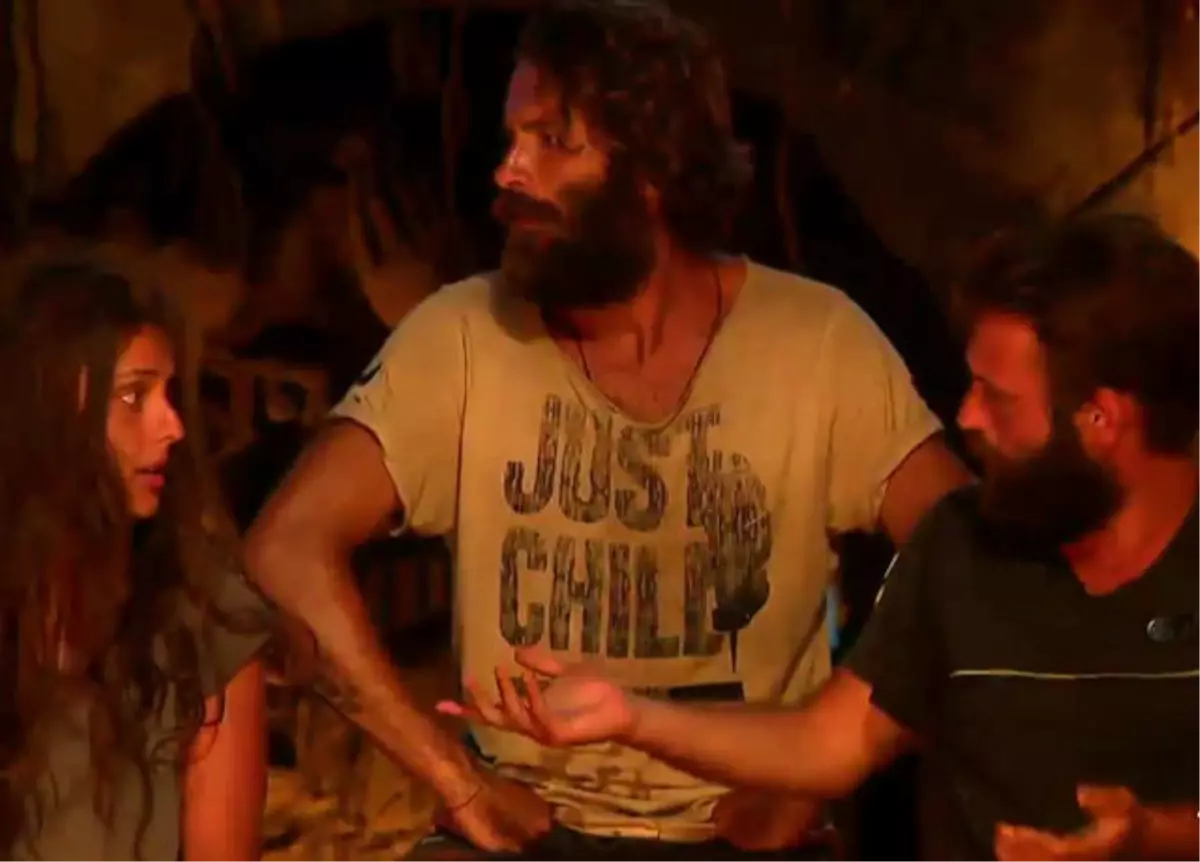 Erdi ve Tuğçe Ada Konseyinde Gerildi! "Kes Sesini, Önüne Bak"