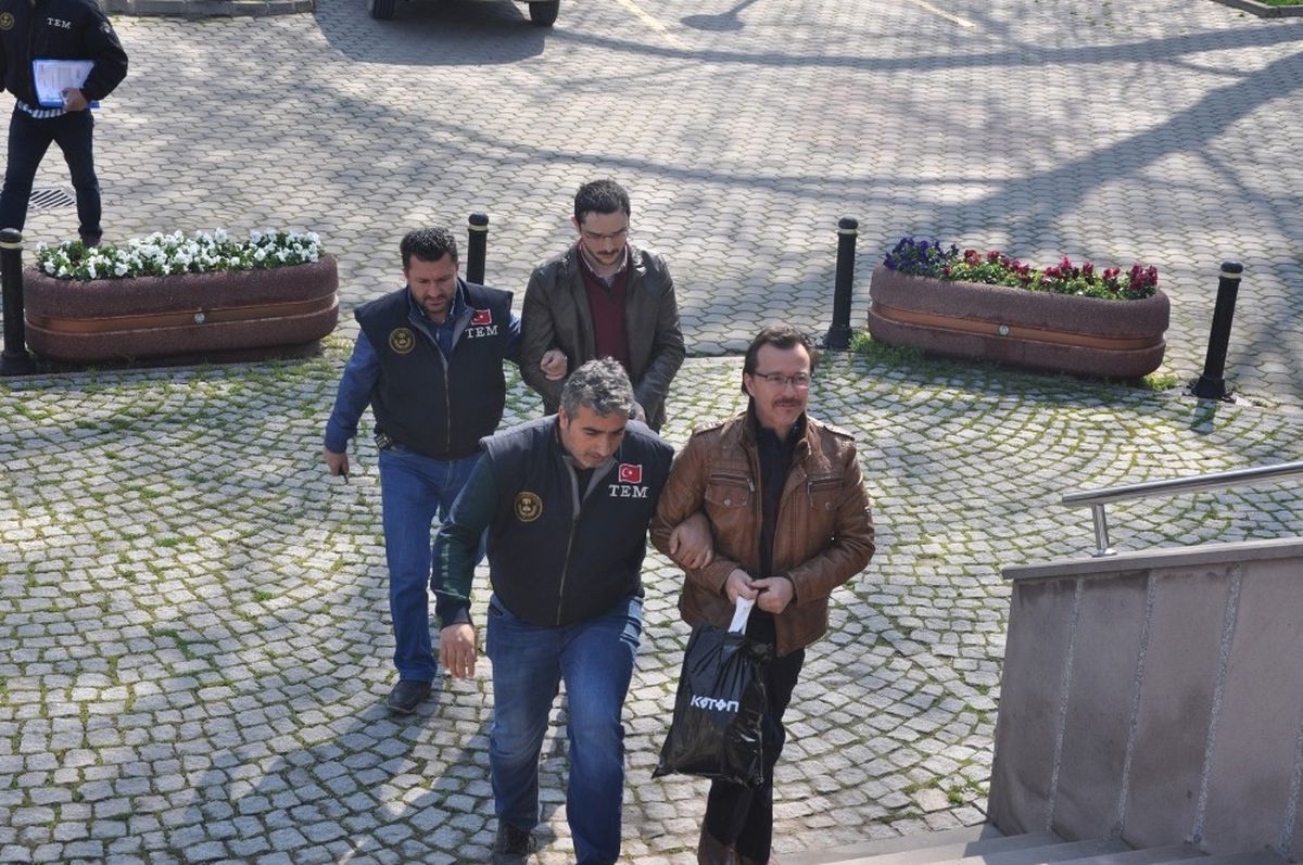 Fetö Operasyonunda 5 Gözaltı