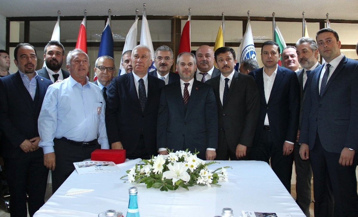 Gençlik ve Spor Bakanı Akif Çağatay Kılıç: "Statlar 400 Günde Biter"
