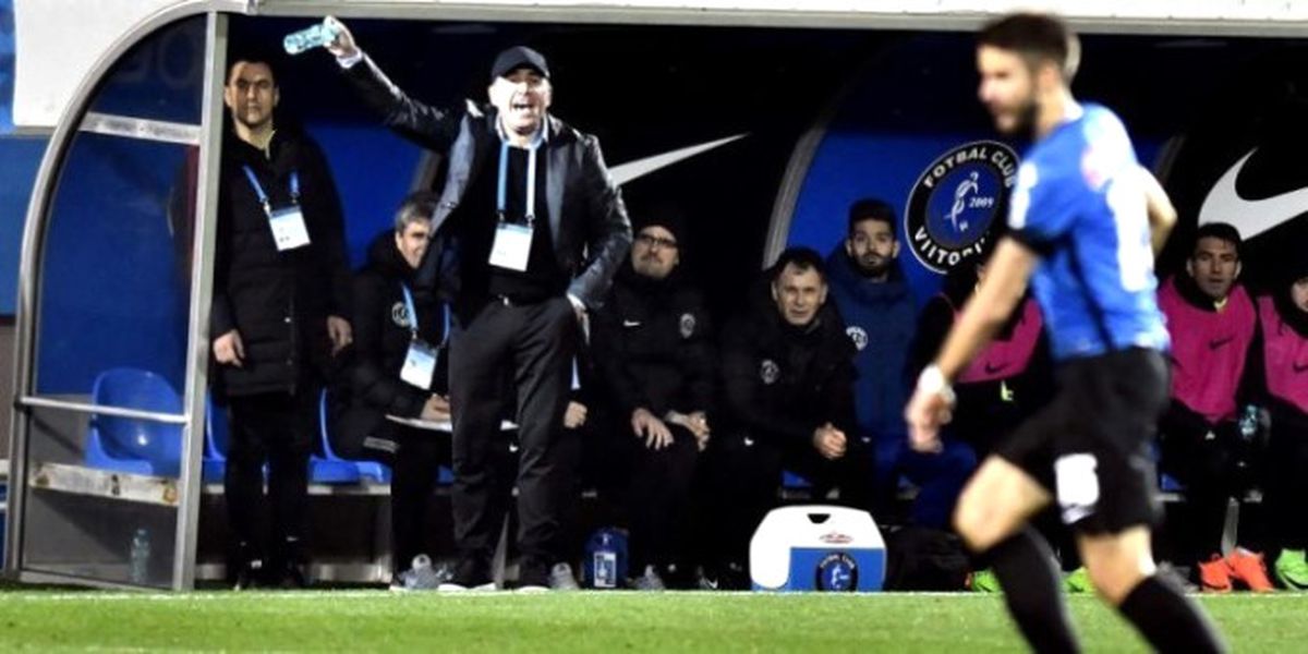 Hagi\'nin Maçında Şaşırtan Olay!