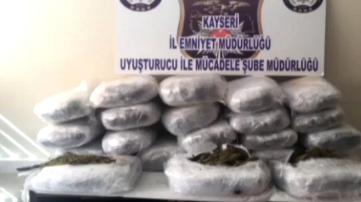 Kamyonetin Zulasından 66 Kilo Esrar Çıktı