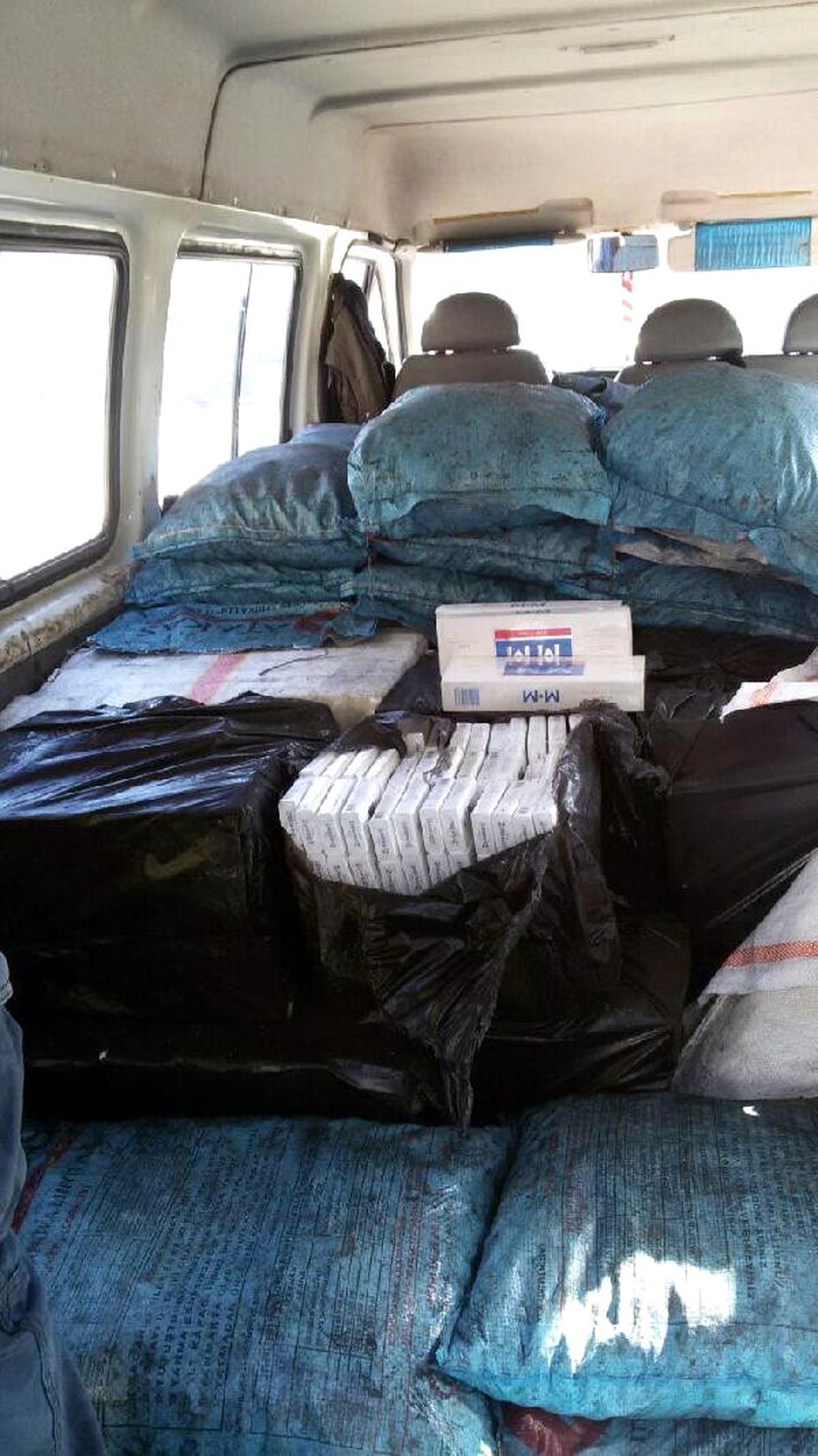 Kayseri\'de Kaçak Sigara Operasyonu: 11 Bin 700 Paket Ele Geçirildi